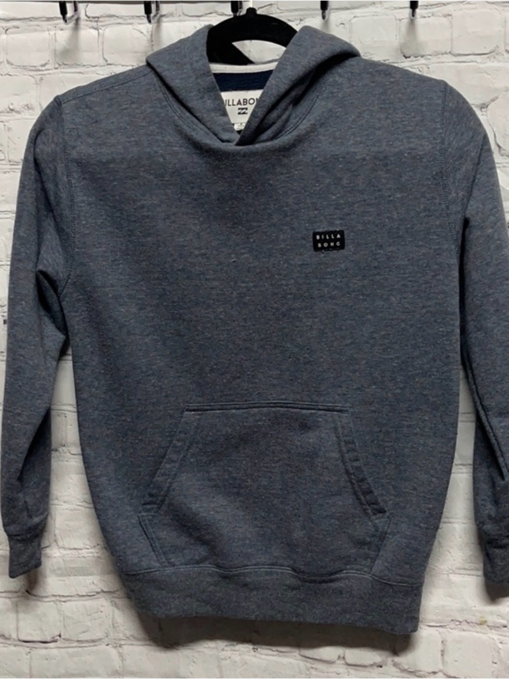 Billabong Gray Pullover Hoodie – Size Small
